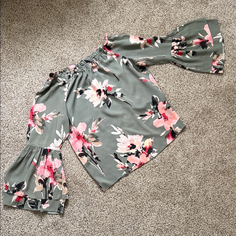 WHBM - Stunning Off-Shoulder Blouse